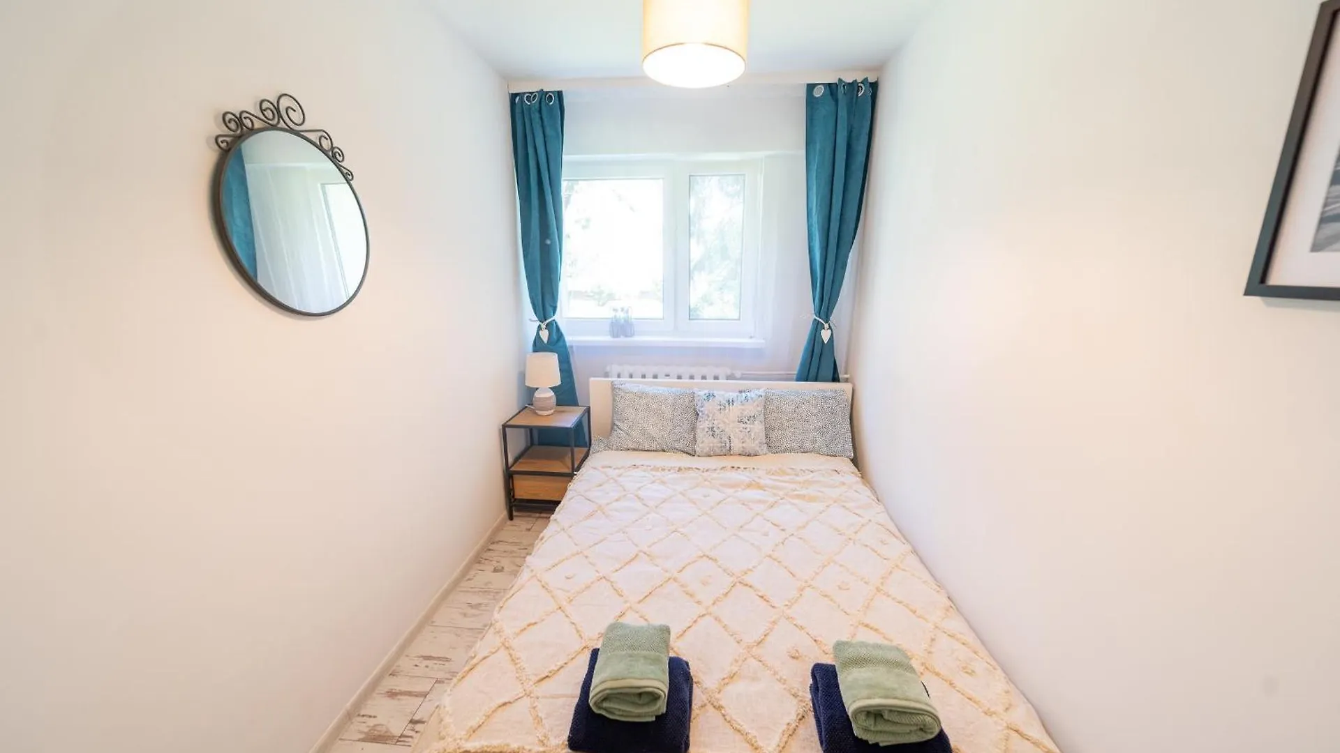 Cozy 2 Bedroom Apartment Between Chopin Airport And Warsaw City Centre